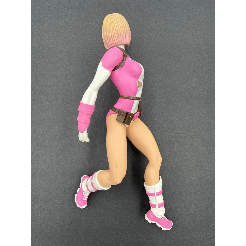 Diamond Select gwenpool unmasked